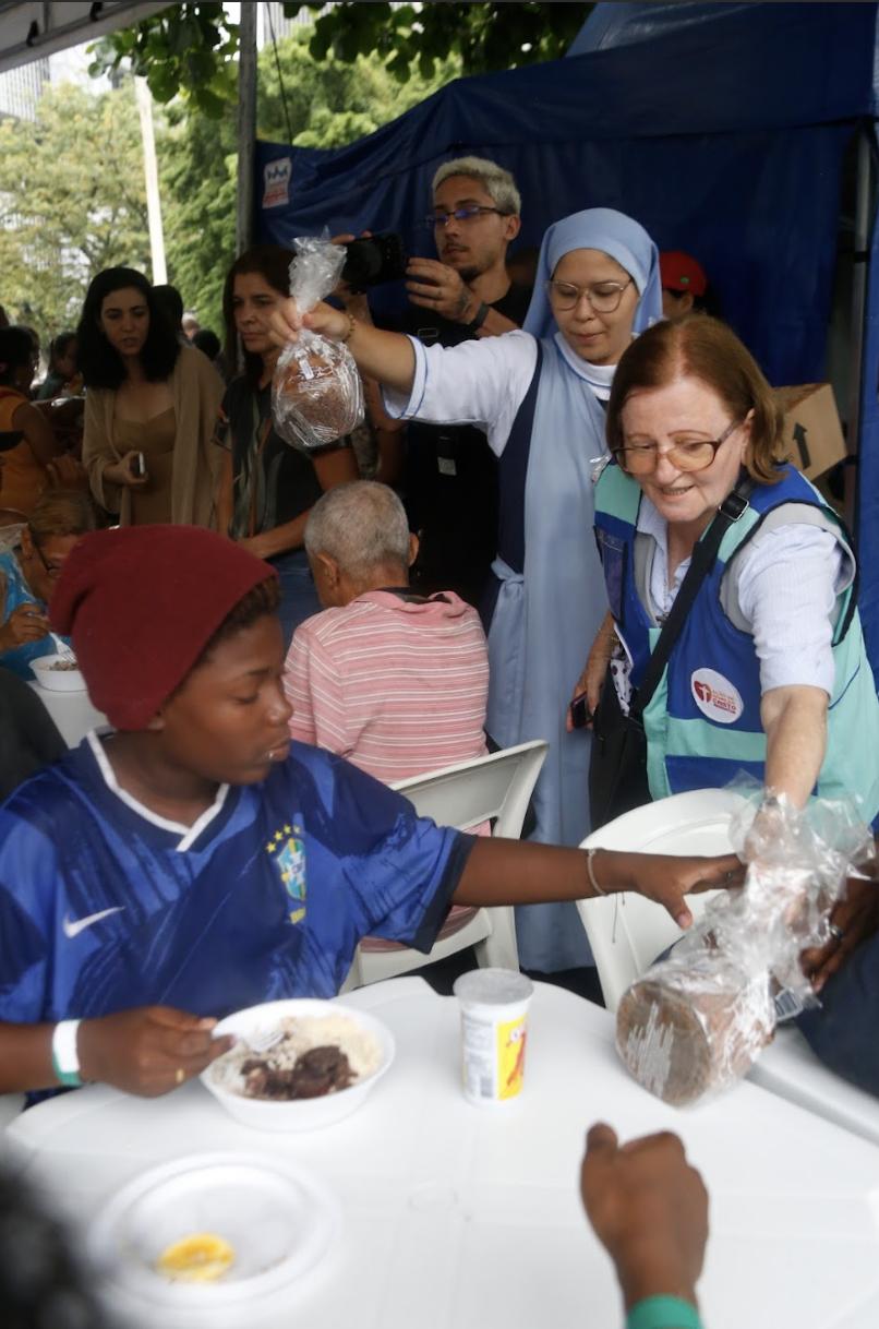 Ação de Amor do Cristo Redentor realiza cerca de 3 mil atendimentos neste Dia Mundial dos Pobres