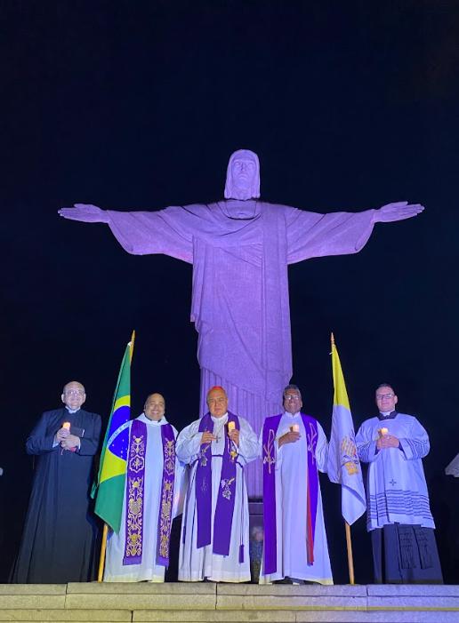 Arcebispo do Rio, Cardeal Orani João Tempesta, faz oração pelo Papa Francisco no Santuário Cristo Redentor