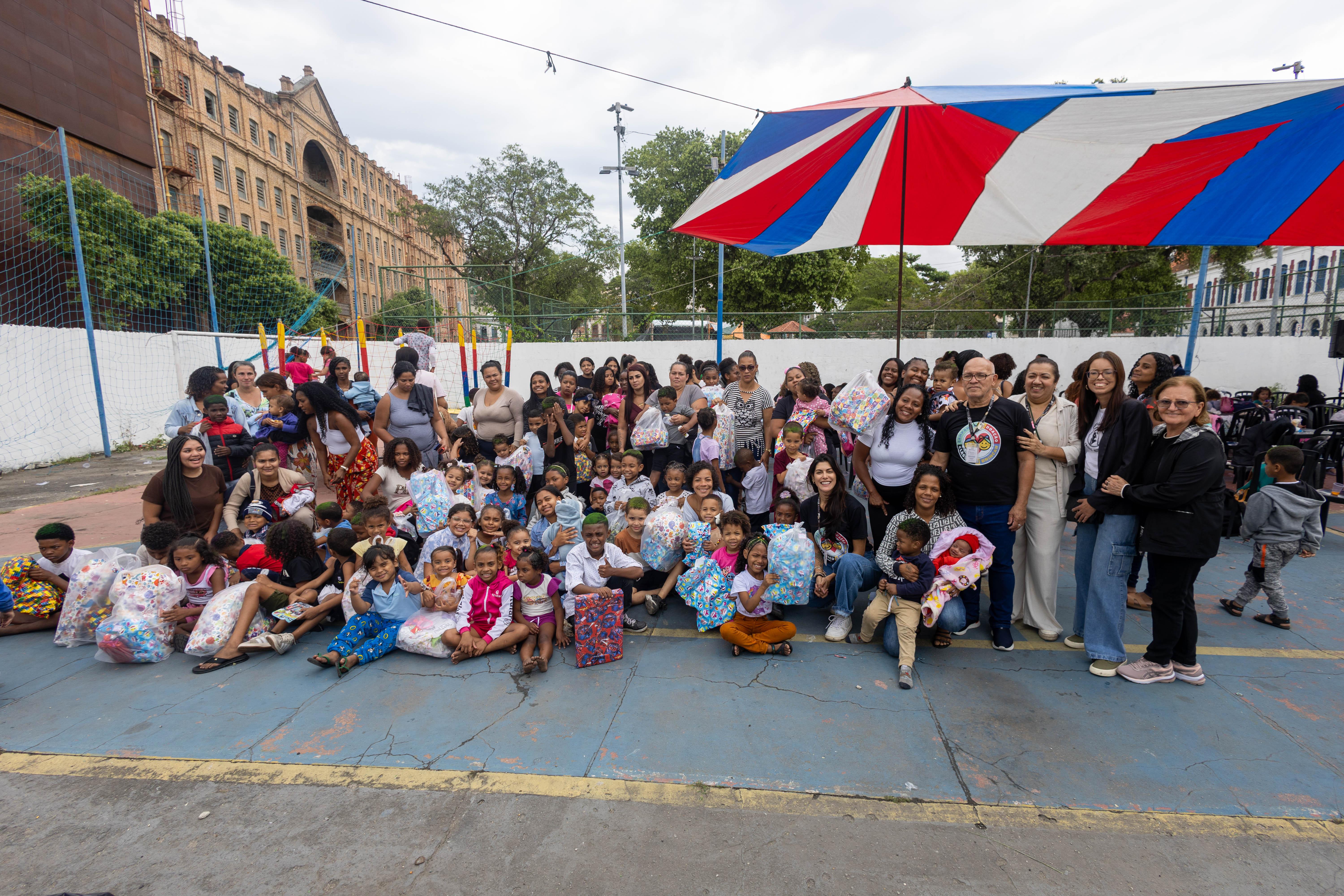 Consórcio Cristo Sustentável realiza Festa das Crianças, com entrega de brinquedos e livros infantis, para celebrar o Dia das Crianças