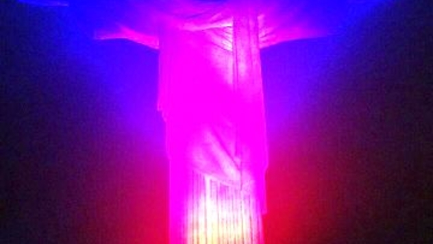 Cristo Redentor alerta sobre as doenças renais crônicas