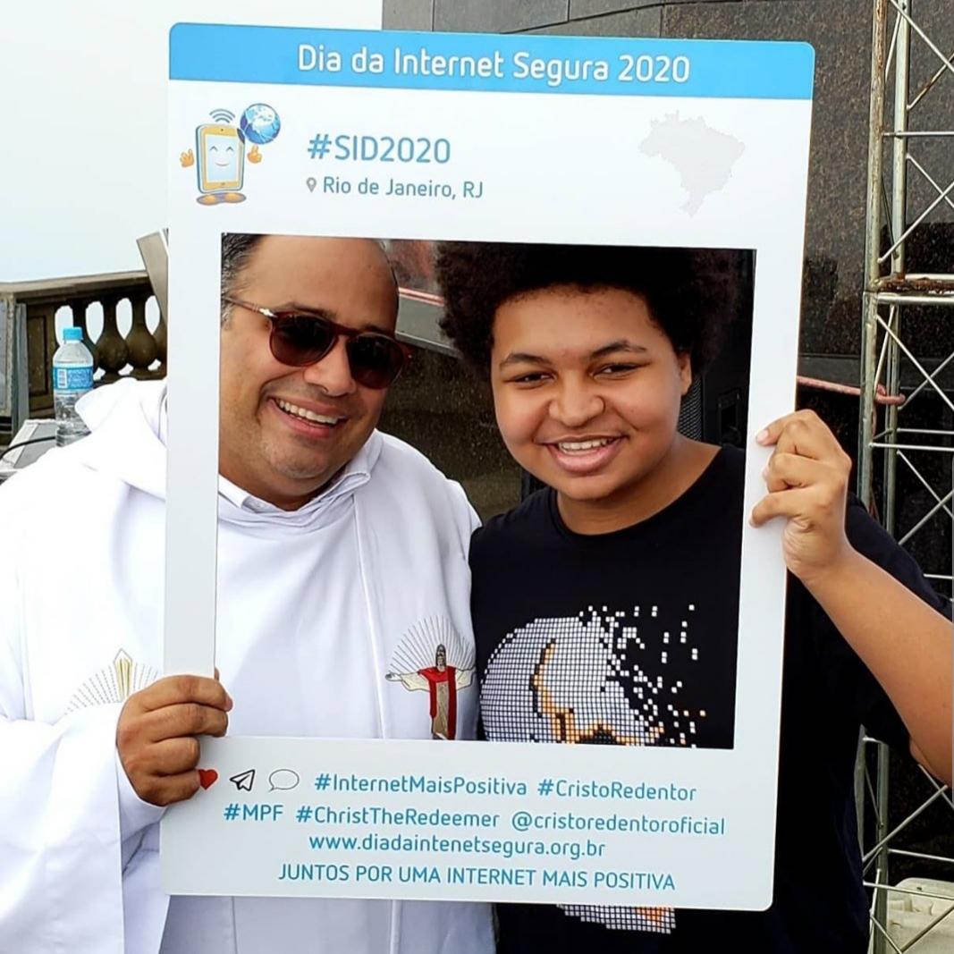 Cristo Redentor celebra Dia da Internet Segura