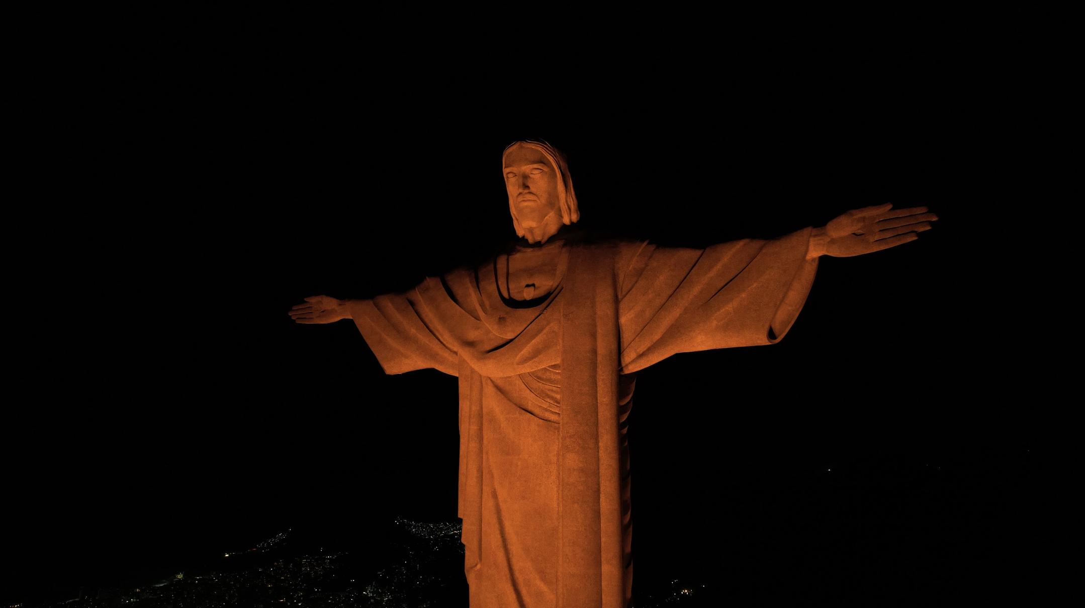 Cristo Redentor e Palácio Guanabara serão iluminados em laranja para marcar o Dia Estadual de Redução de Riscos de Desastres