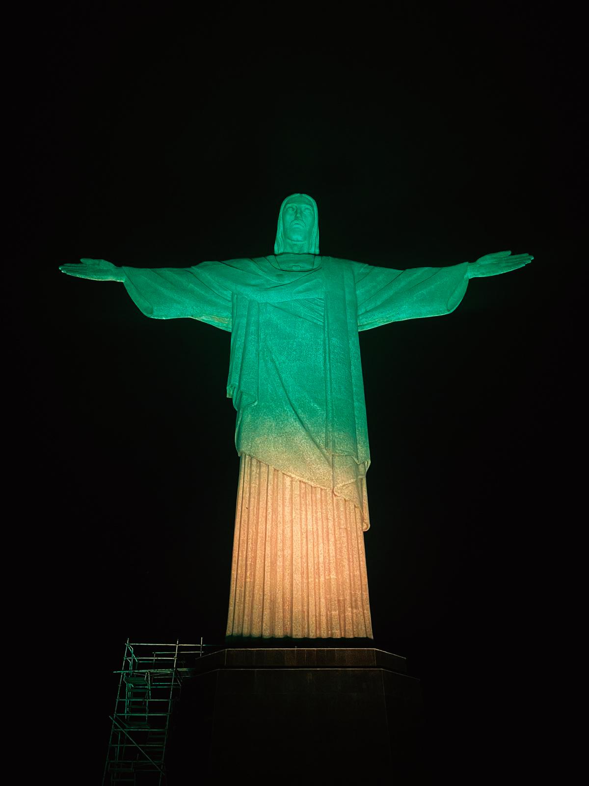 Cristo Redentor celebra escolha do Brasil como sede da Copa do Mundo Feminina de 2027