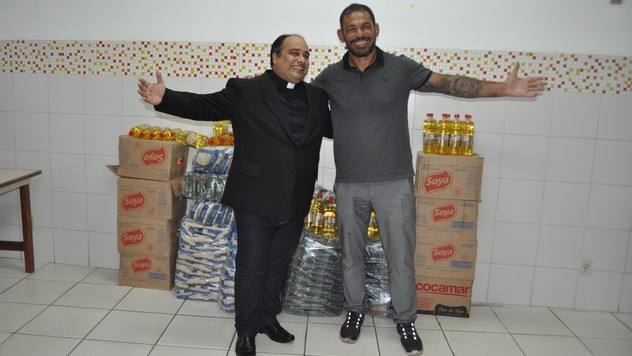 Cristo Redentor realiza parceria com UFC Brasil