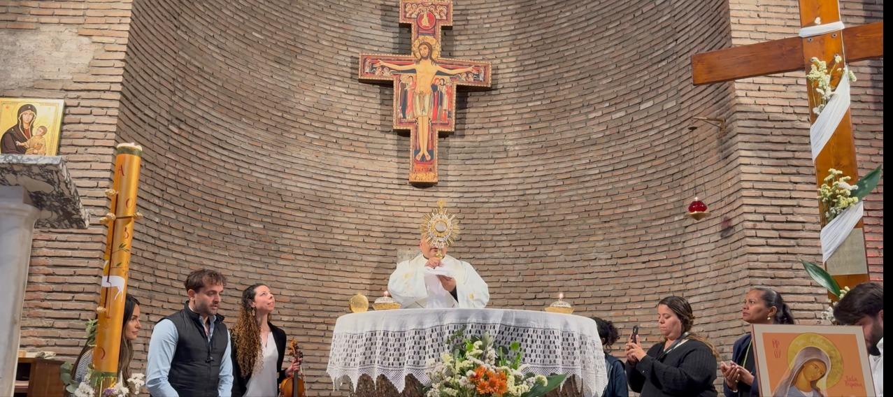 Hora Santa pelo Conclave
