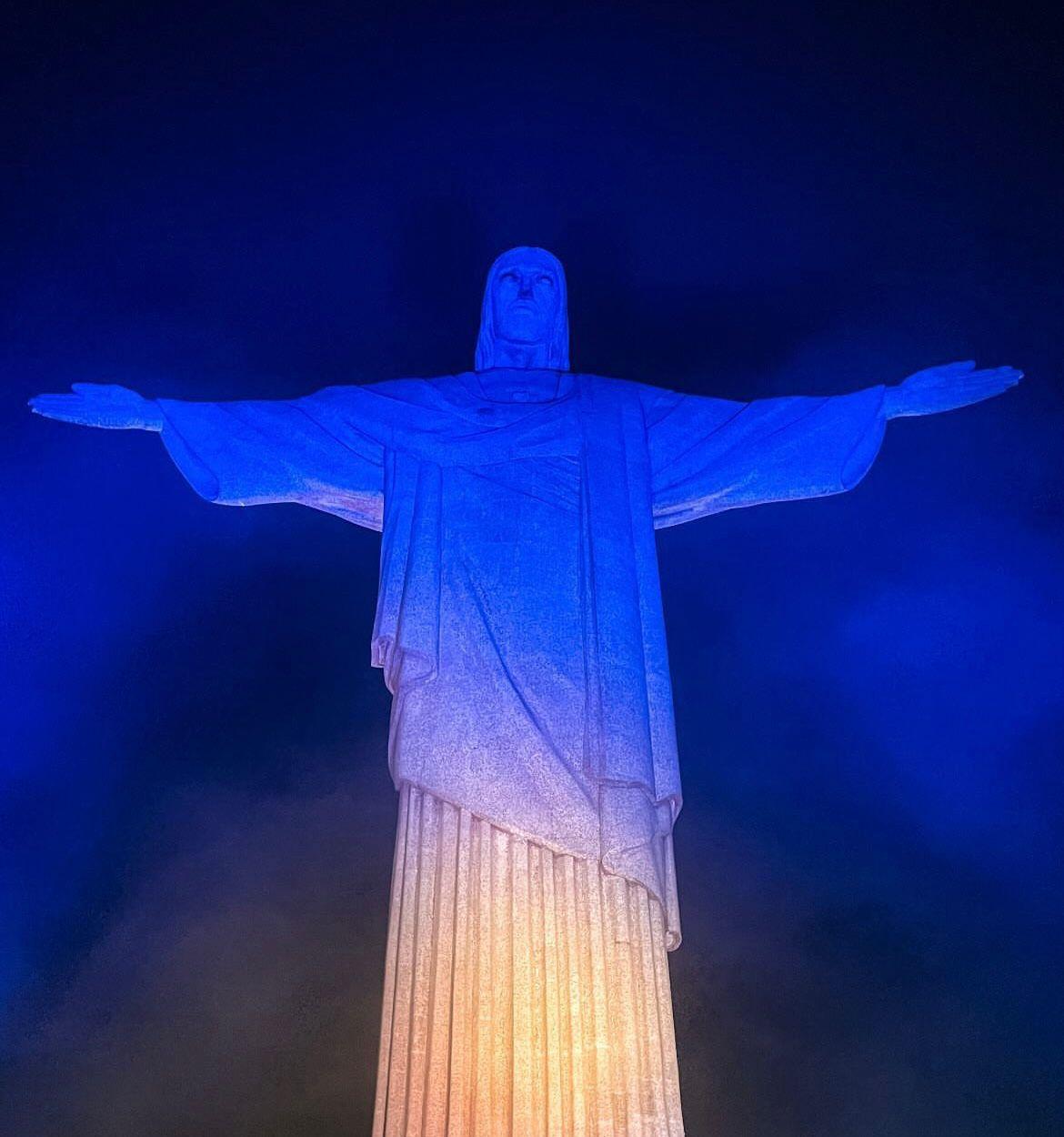 Iluminação pelo Centenário da IFF/FIOCRUZ