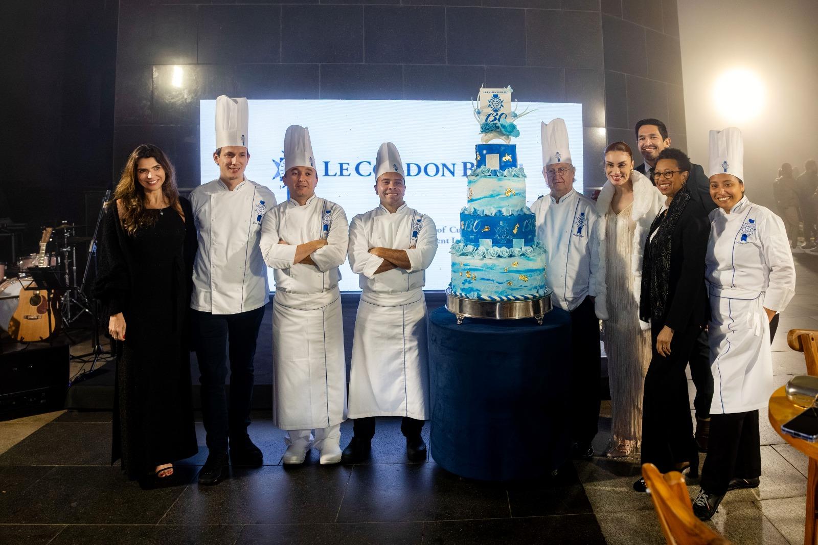 Le Cordon Bleu celebra 130 anos de excelência na gastronomia e hospitalidade com projeção no Cristo Redentor