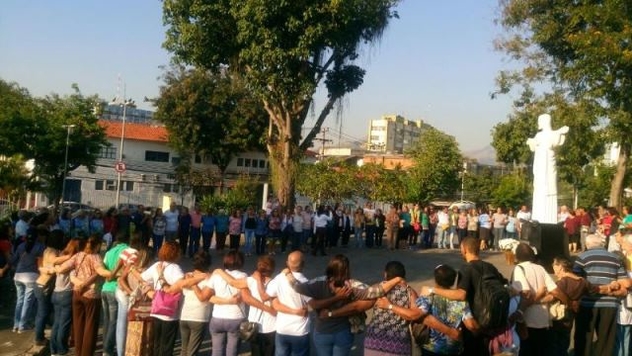 Réplica em Campo Grande: “Paz com todos. Paz para todos.”