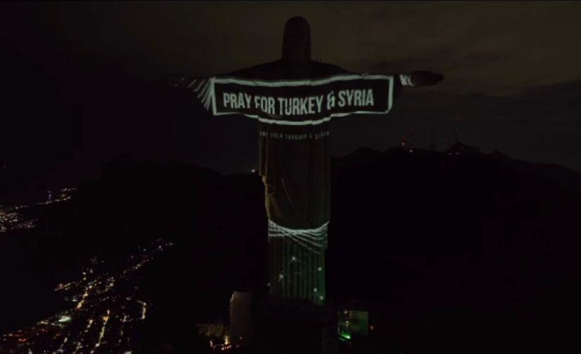 Santuário Cristo Redentor faz projeção em homenagem às vítimas do terremoto na Turquia e na Síria