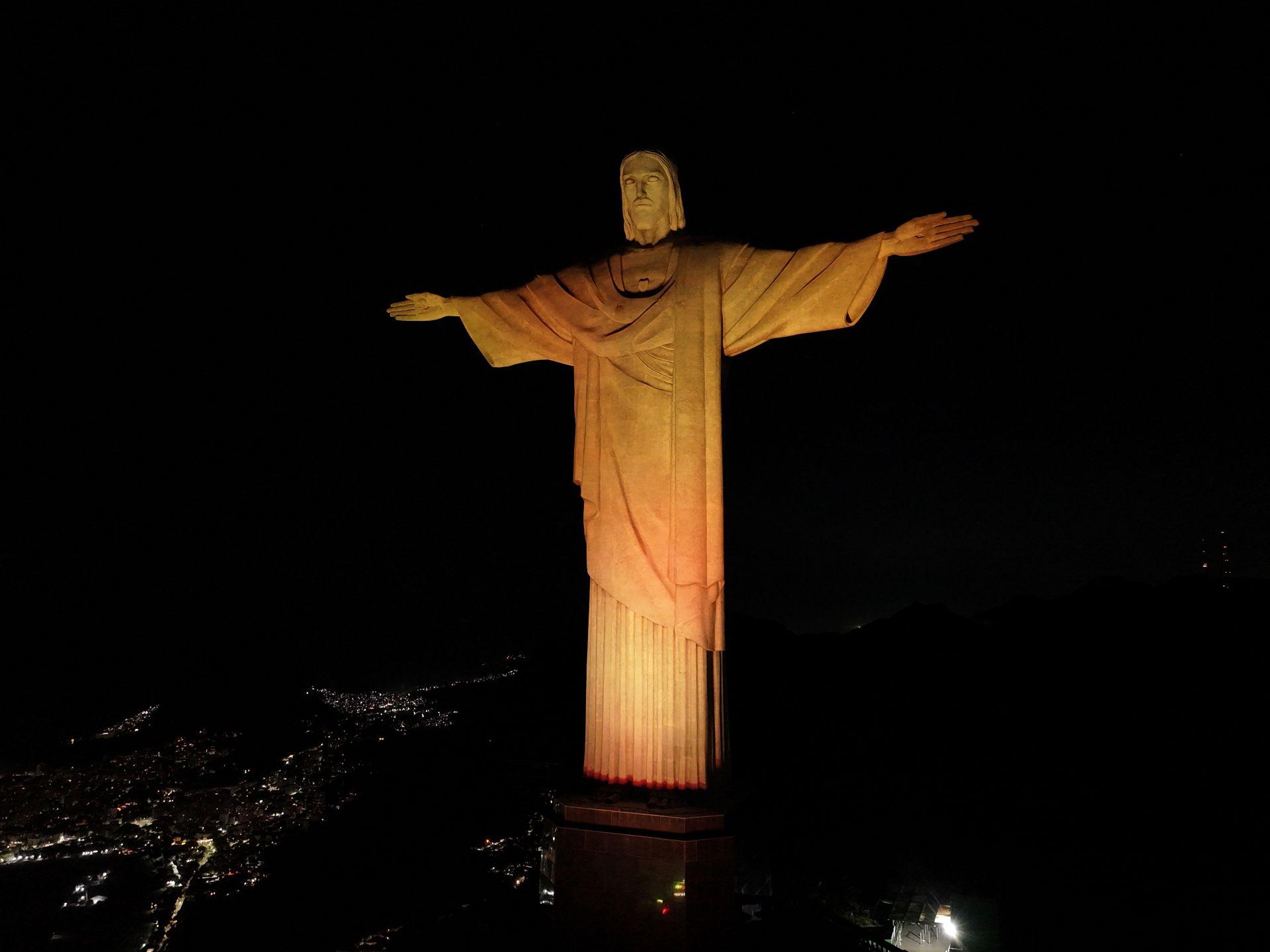 Setembro Dourado 2026 amplia mobilização pelo câncer infantojuvenil e terá abertura especial com iluminação do monumento ao Cristo Redentor