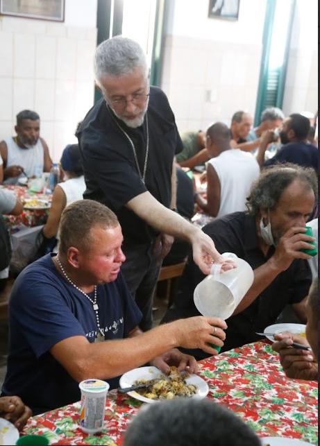 Tradicional Ceia com Cristo foi servida na última quinta-feira: Uma Ação de Solidariedade na Lapa