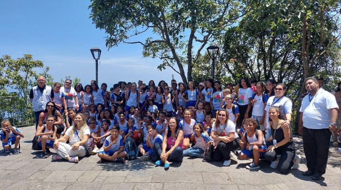 Visita Solidária ao Santuário Cristo Redentor encanta alunos da Baixada Fluminense