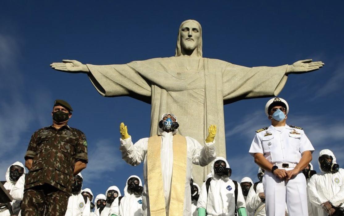 Comando Conjunto Leste realiza desinfecção no Cristo Redentor