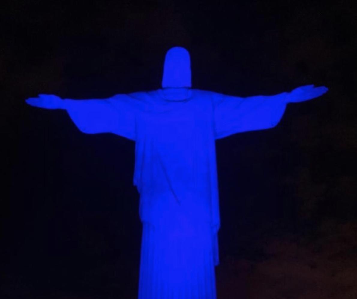 Marinha do Brasil comemora o Dia Nacional da Amazônia Azul com iluminação do Cristo Redentor