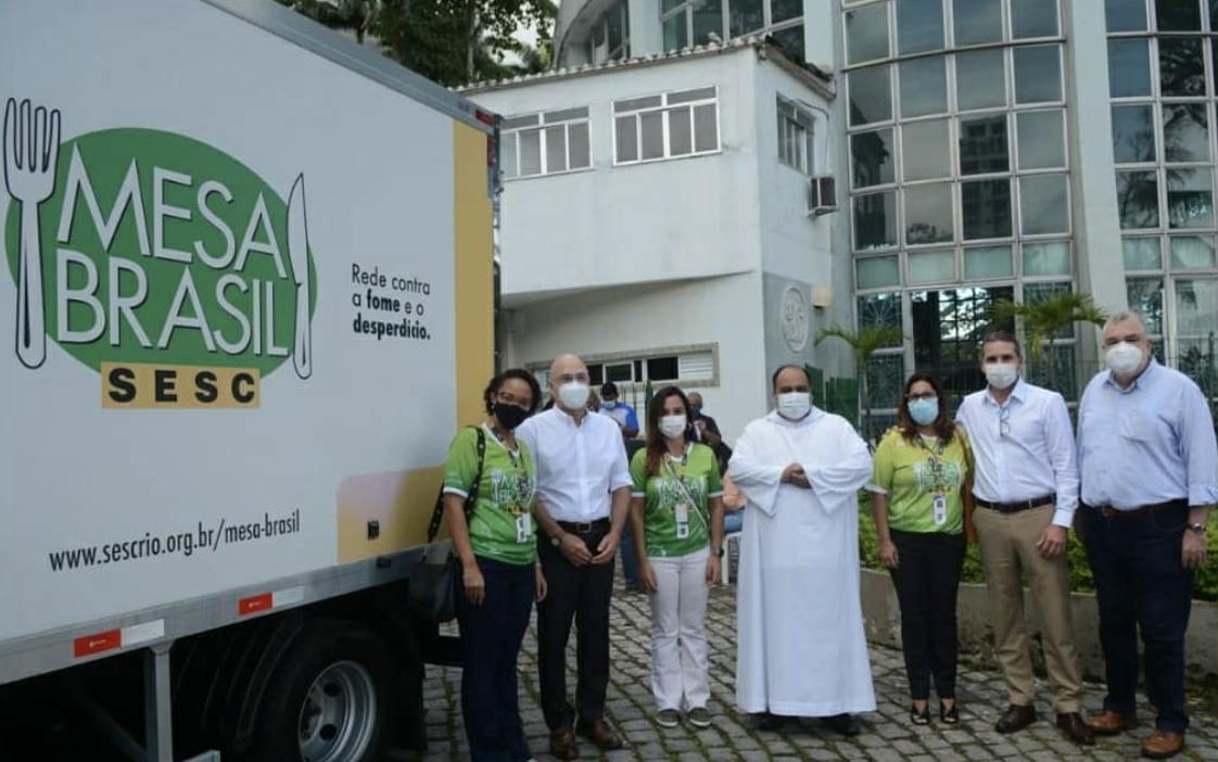 Mesa Brasil faz doação de alimentos para a campanha social "Cristo Redentor, Eu Quero Doar"